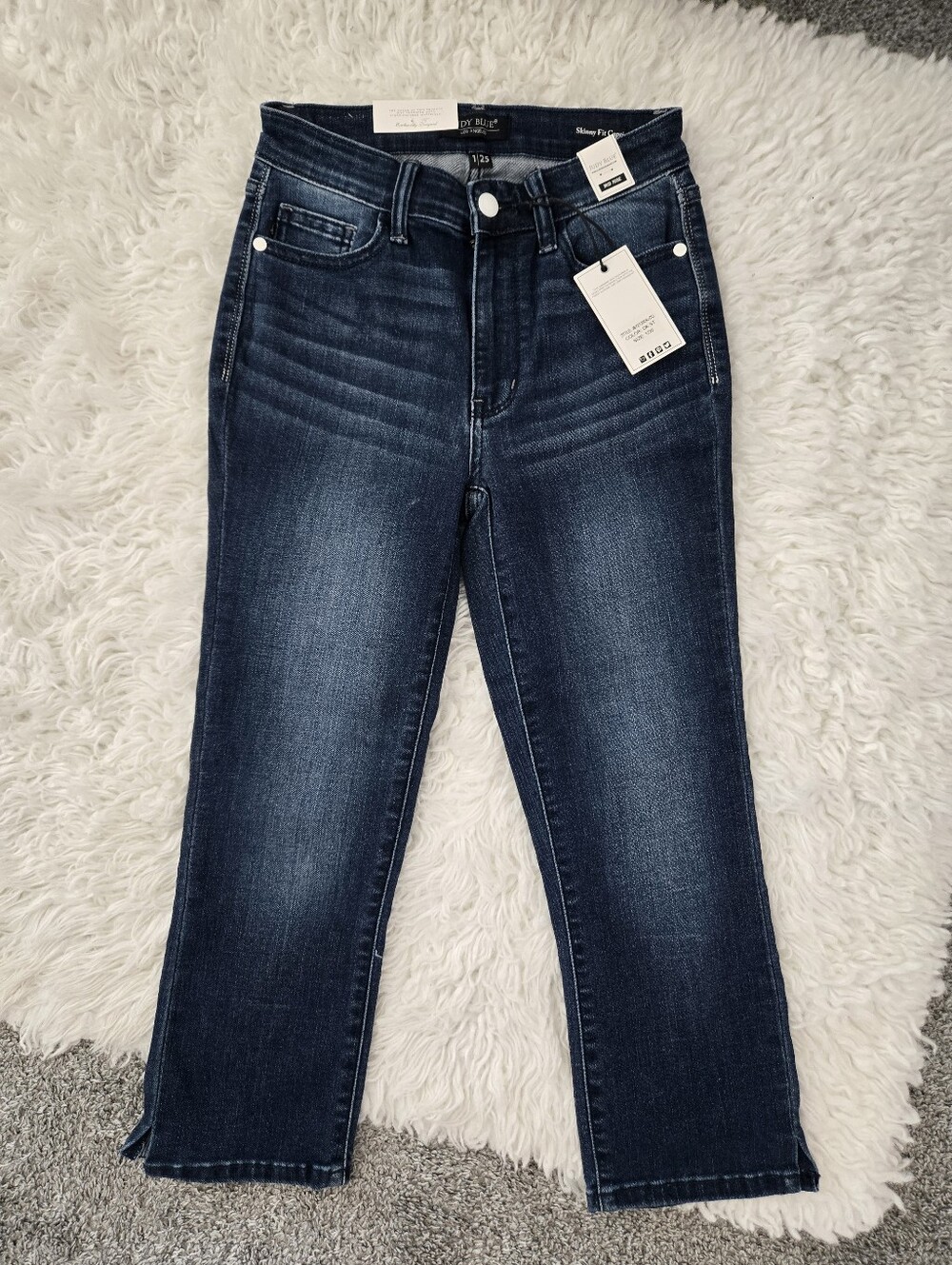 Judy Blue Mid-Rise Skinny Fit Capri Jeans. Size 25. New